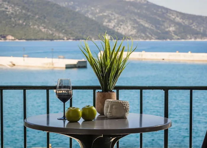 Cavaliere Seafront House - Klio Apartamento *