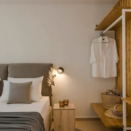 Cavaliere Seafront Suite - Klio Apartment